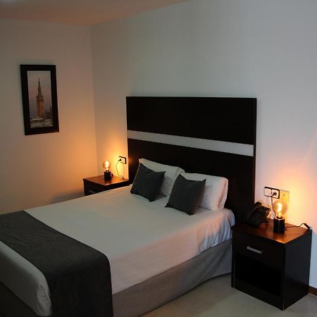 Hospedium Hotel Blu Torre De Sevilla Torre de la Reina Zewnętrze zdjęcie