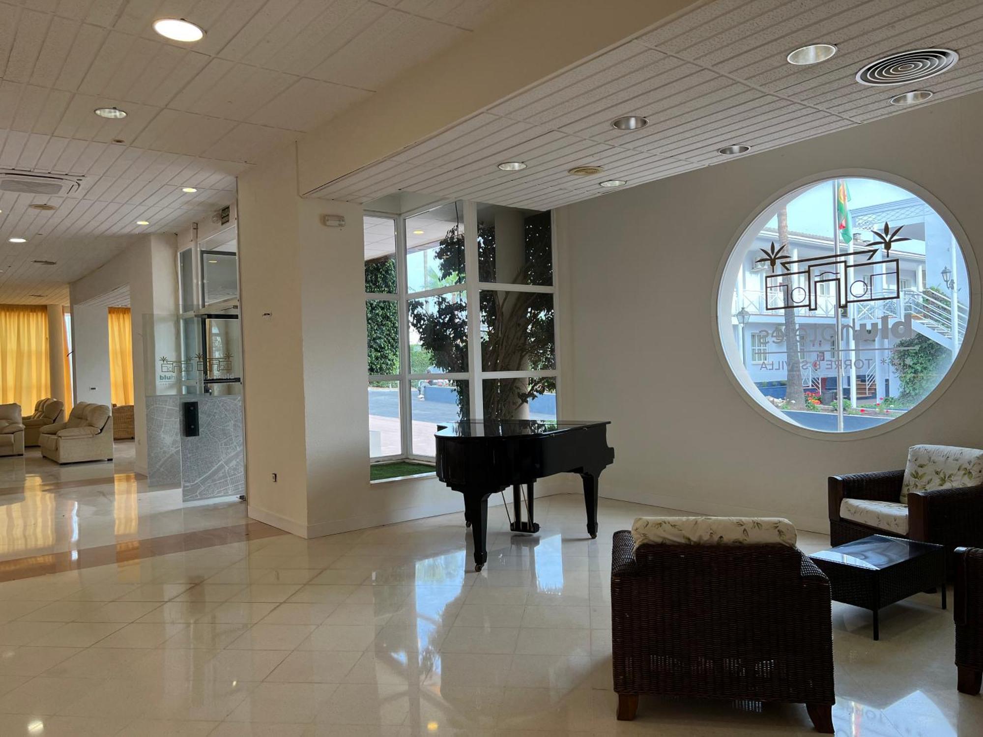 Hospedium Hotel Blu Torre De Sevilla Torre de la Reina Zewnętrze zdjęcie