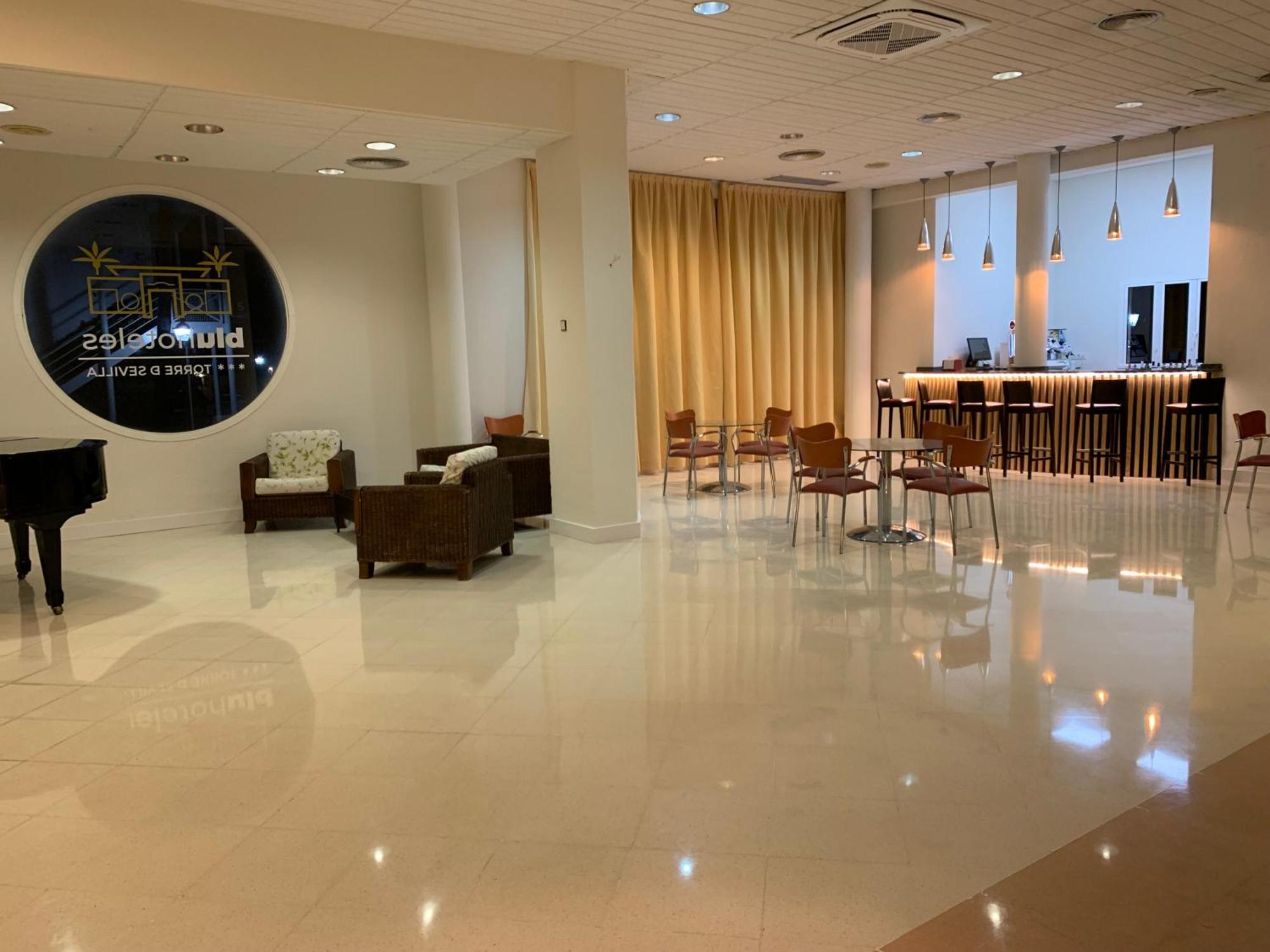 Hospedium Hotel Blu Torre De Sevilla Torre de la Reina Zewnętrze zdjęcie