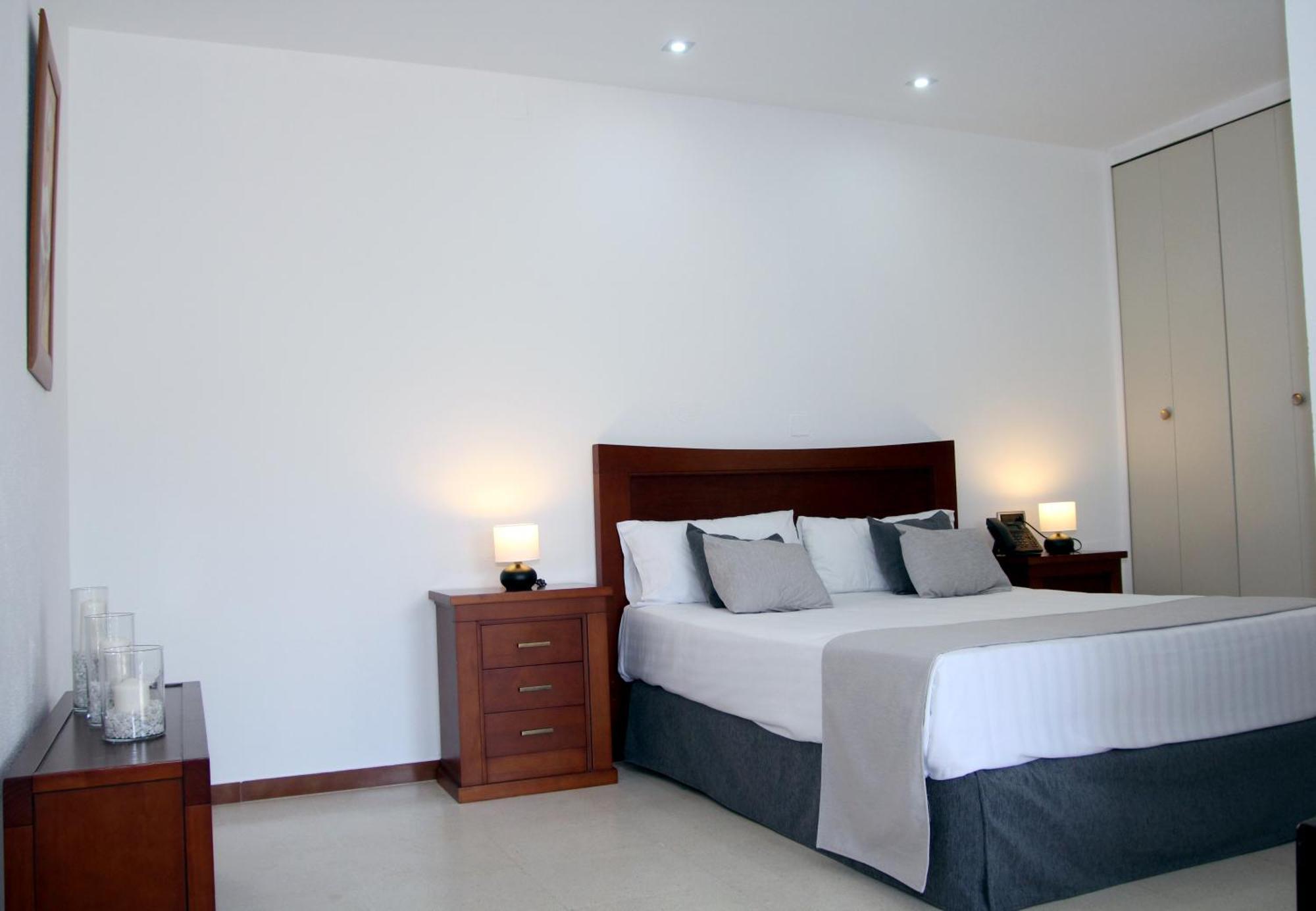 Hospedium Hotel Blu Torre De Sevilla Torre de la Reina Zewnętrze zdjęcie