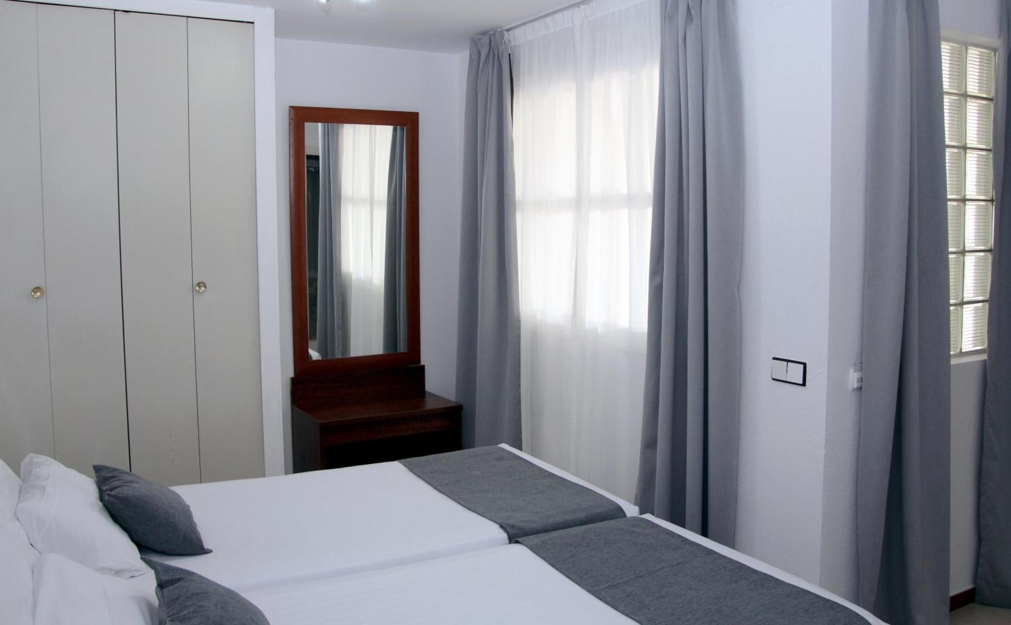Hospedium Hotel Blu Torre De Sevilla Torre de la Reina Zewnętrze zdjęcie